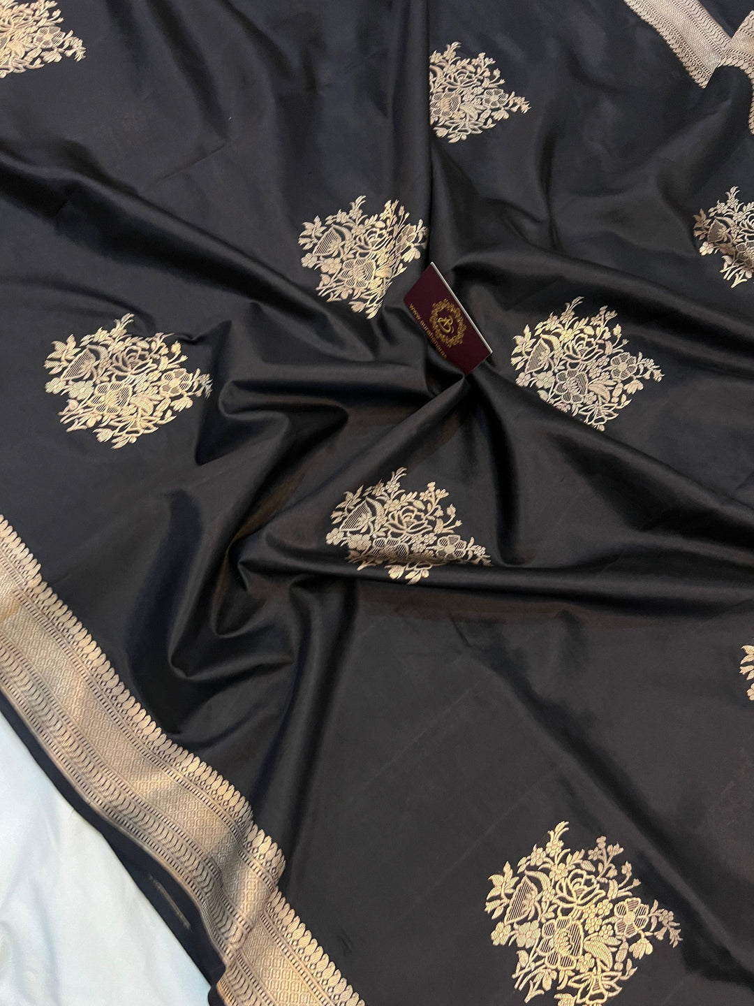 Black Pure Banarasi Handloom Silk Saree - Aura Benaras