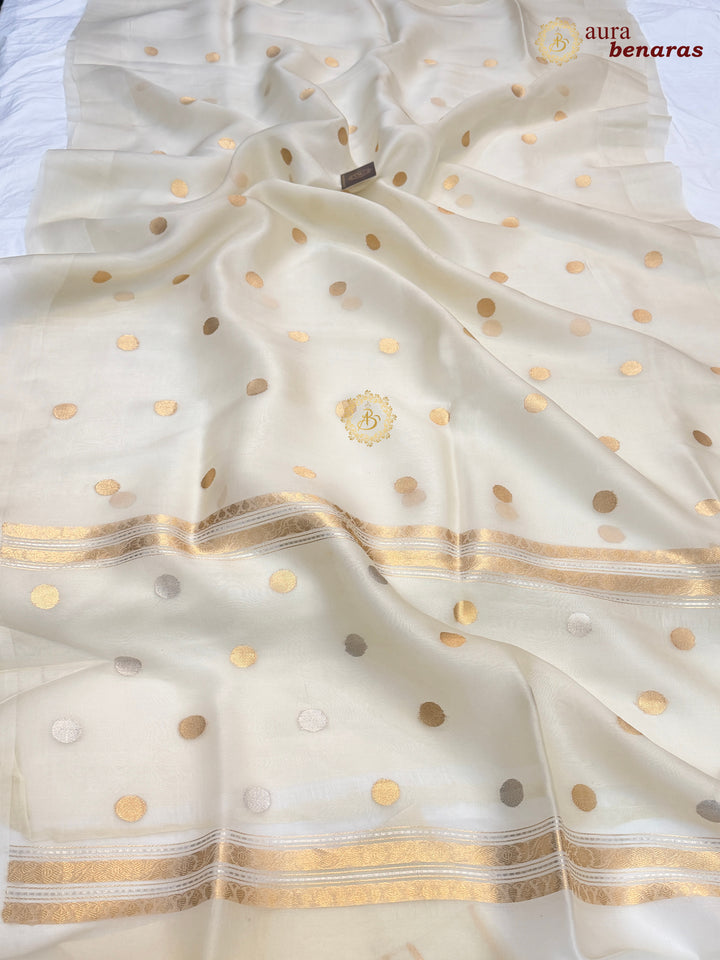 Pure Off White Banarasi Handloom Kora Silk Saree with Kadhwa Butis Aura Benaras