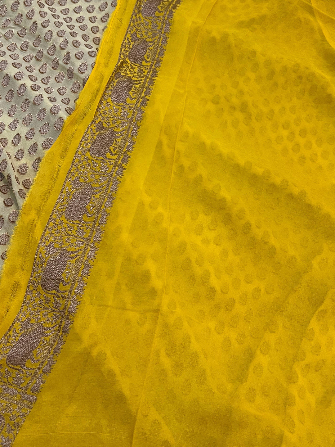 Cream Banarasi Handloom Pure Khaddi Georgette Saree - Aura Benaras