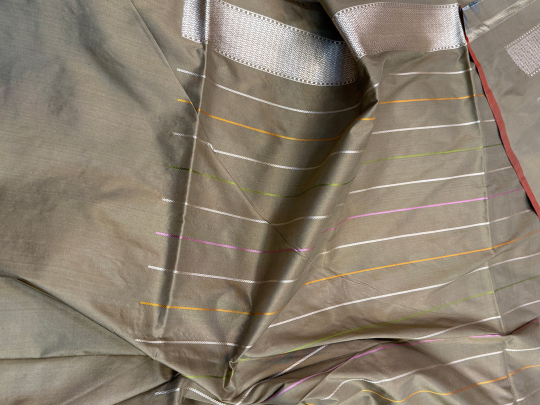 Dull Golden Pure Katan Silk Handloom Banarasi Saree