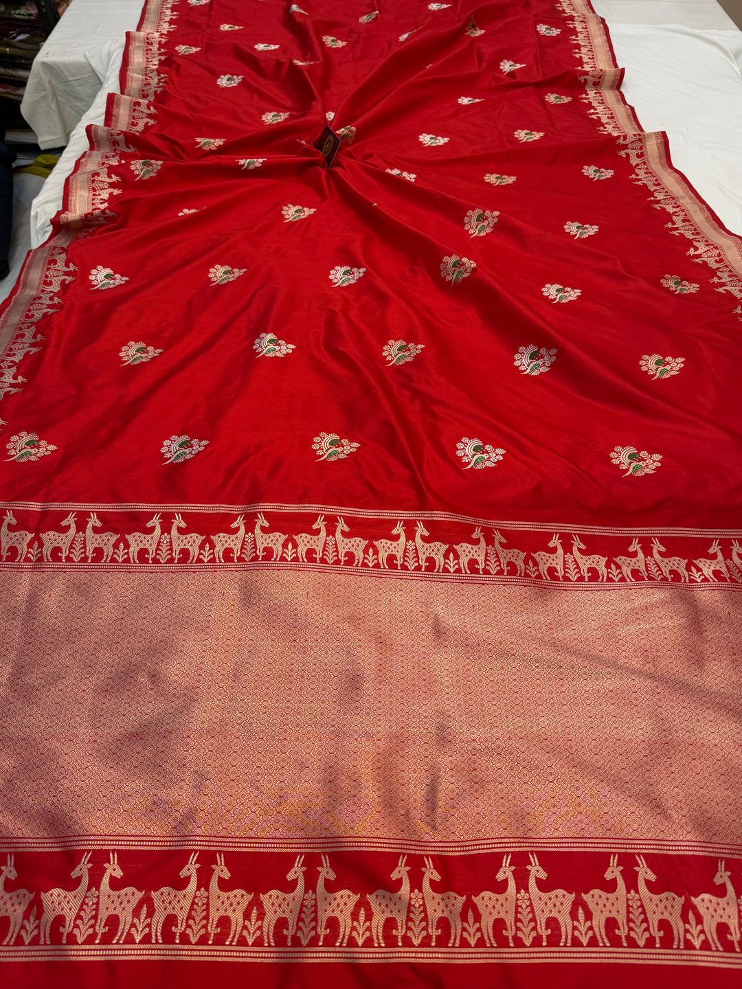 Red Katan Silk Handloom Banarasi Saree – Aura Benaras