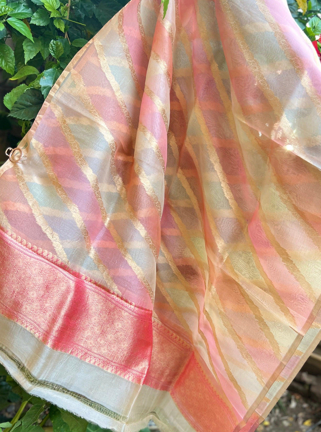 Cream Rangkaat Pure Banarasi Kora Silk Dupatta - Aura Benaras