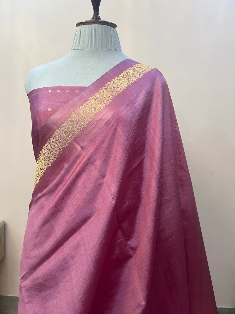 Onion Pure Silk Handloom Banarasi Saree