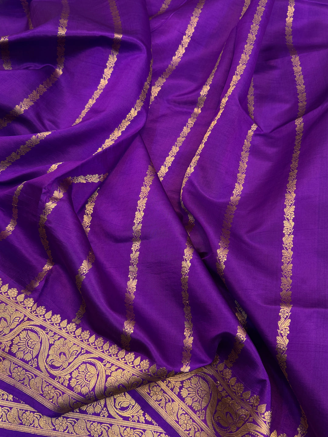 Parrot Green Banarasi Silk Saree with Kadhwa Butis 