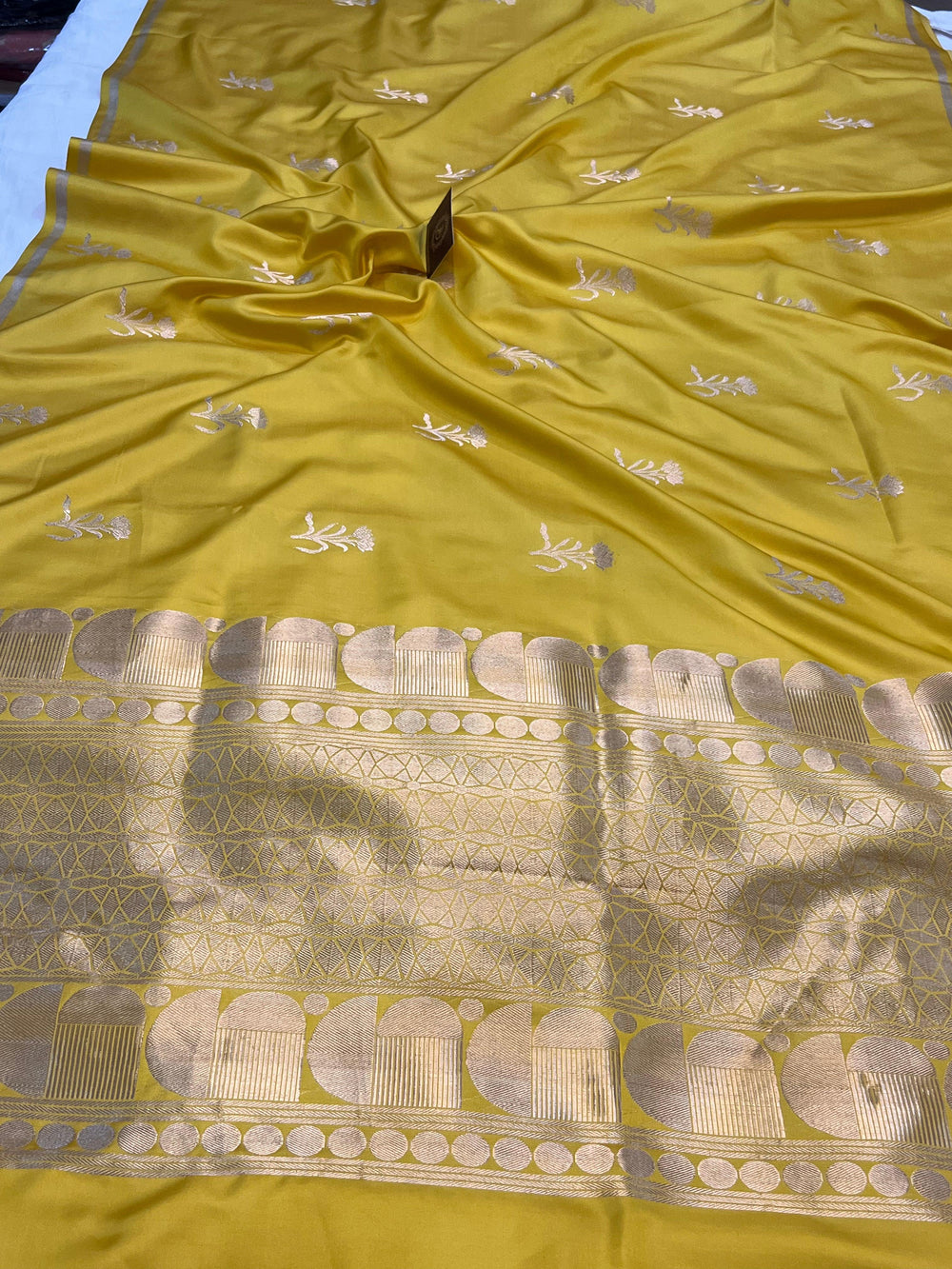 Pure Banarasi Handloom Mashru Silk Saree | Kadhwa Weave | Aura Benaras