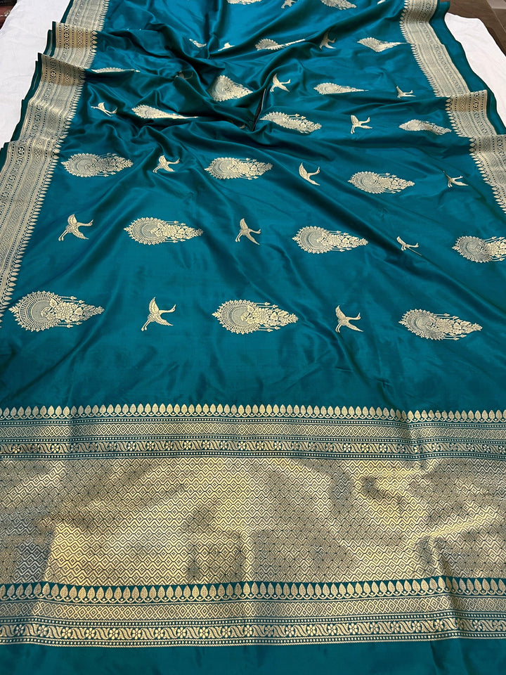 Buy Rama Green Banarasi Handloom Katan Silk Saree | Aura Benaras
