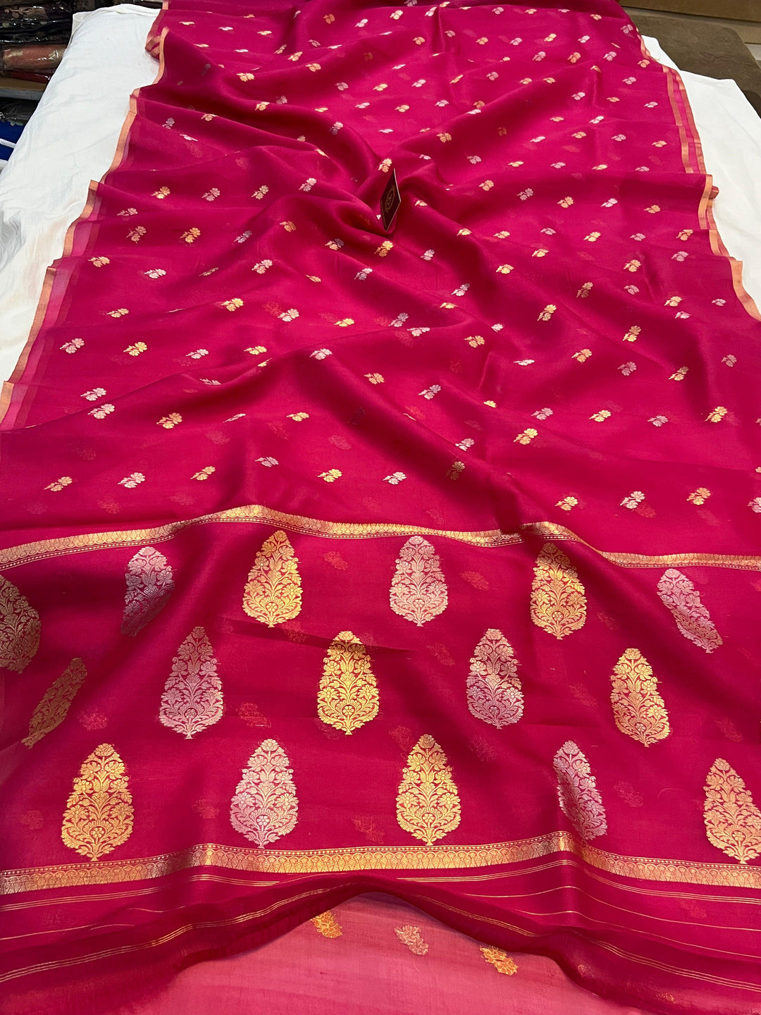 
Buy Pure Banarasi Handloom Kora Silk Saree with Kadhwa Butis | Aura Benaras

