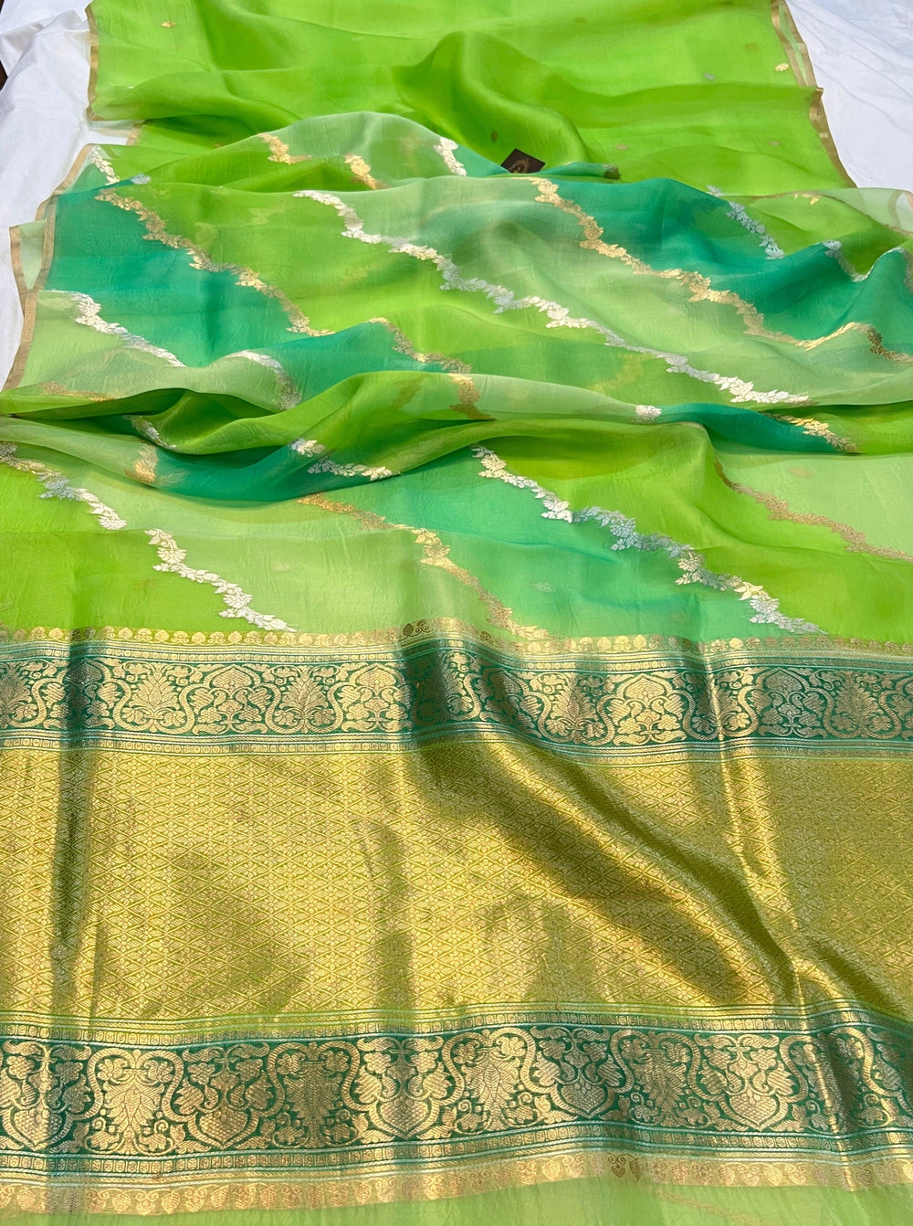Pista Green Banarasi Handloom Kora Silk Saree - Aura Benaras