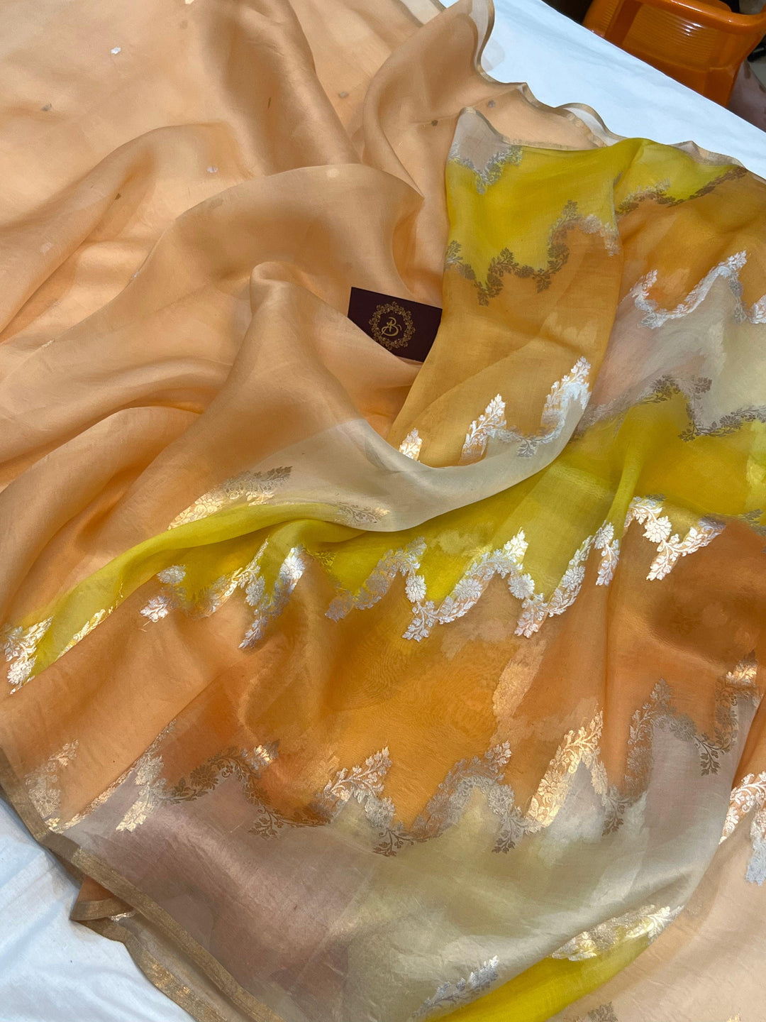 Cream-Peach Banarasi Handloom Kora Silk Saree - Aura Benaras