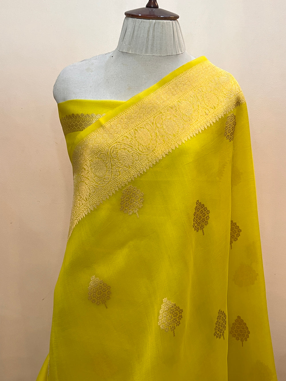 Lemon Yellow Banarasi Handloom Kora Silk Saree