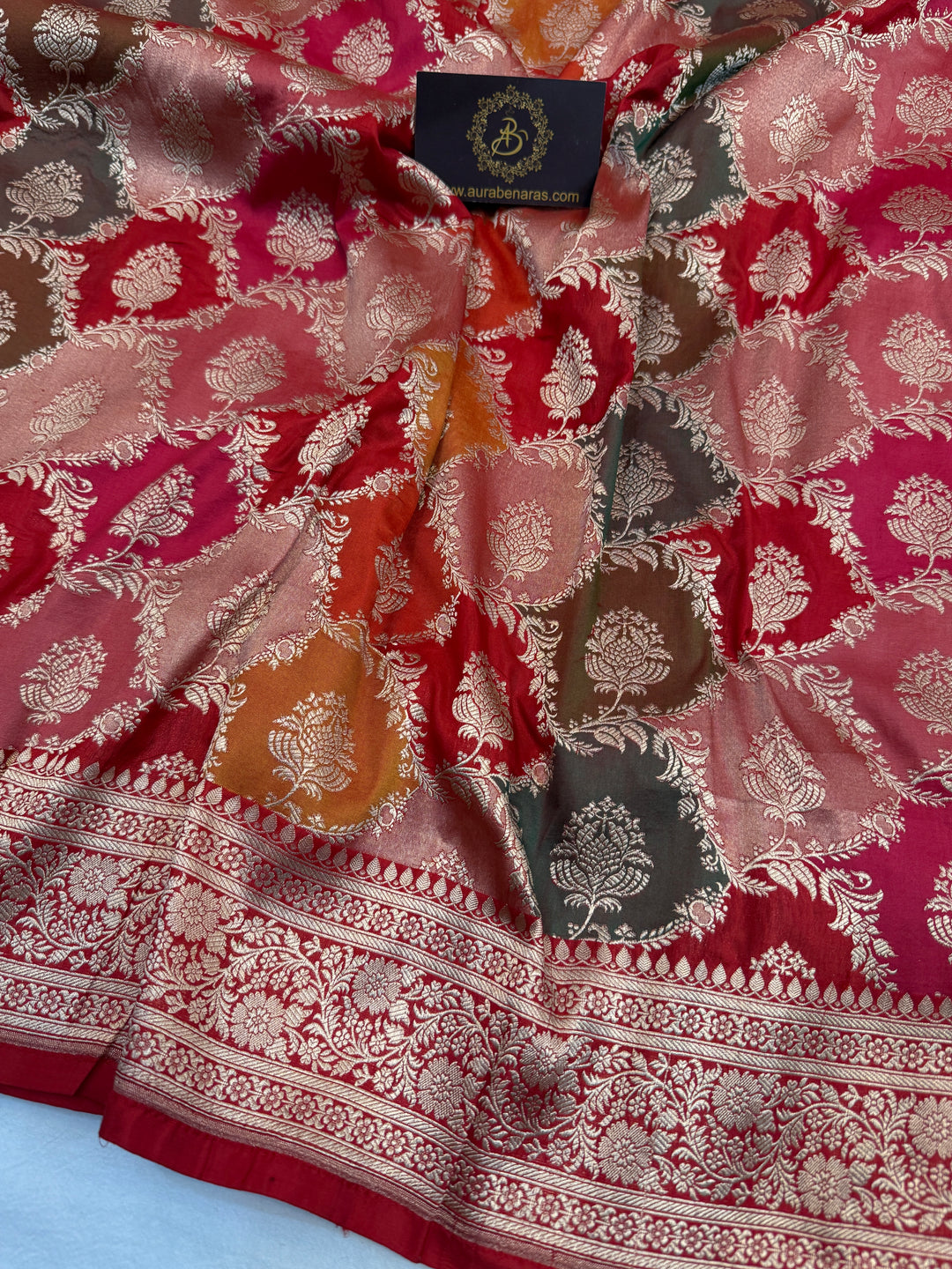 Buy Red Rangkaat Banarasi Katan Silk Saree - AuraBenaras