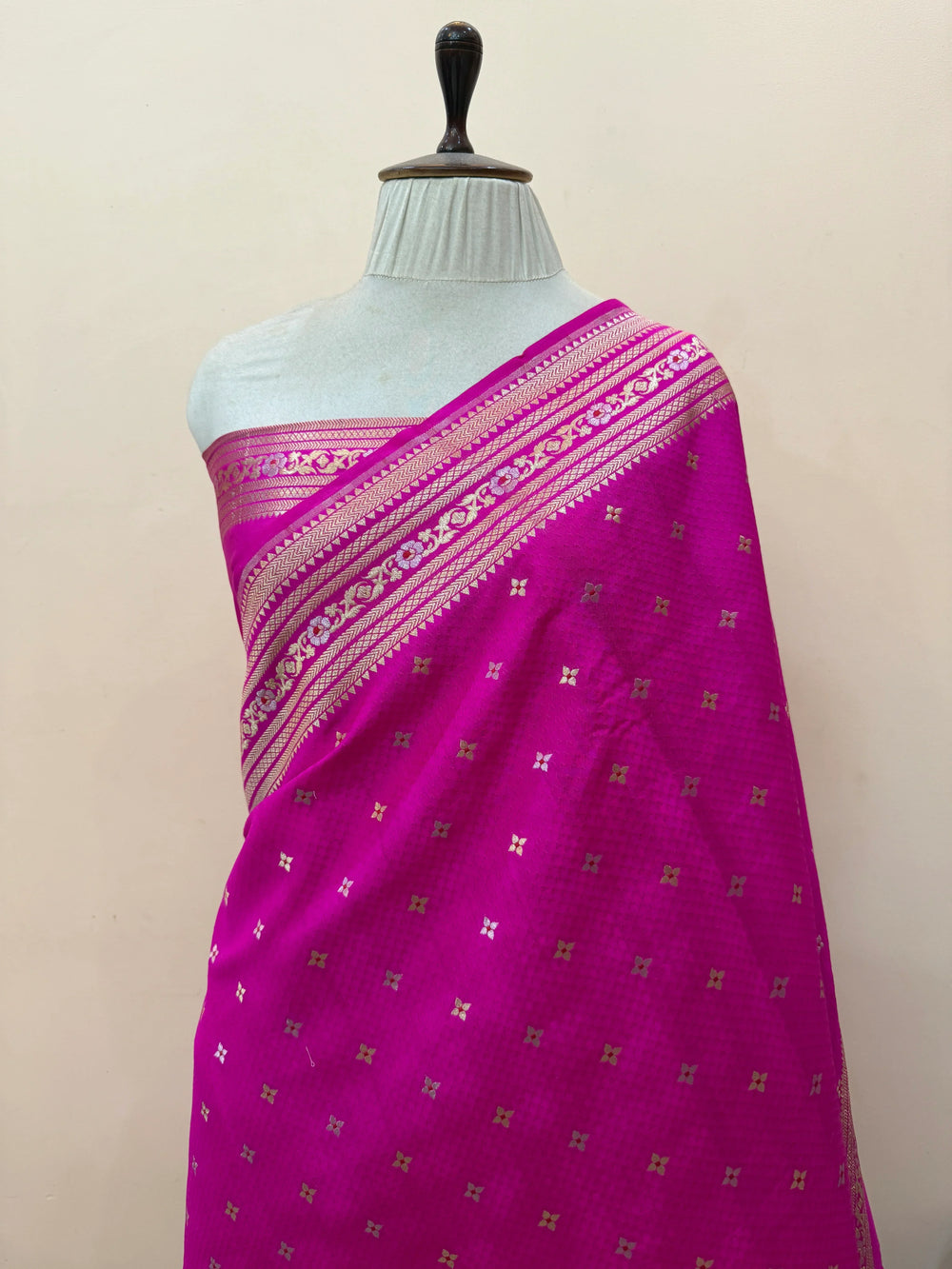 Rani Pink Pure Chiniya Silk Handloom Banarasi Saree
