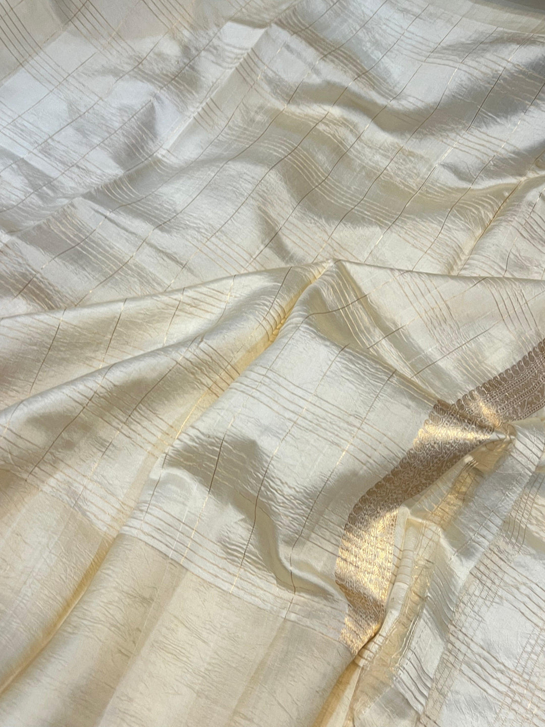 Cream Pure Banarasi Handloom Silk Saree - Aura Benaras