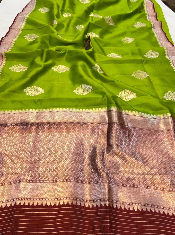 Mehendi Green Pure Banarasi Handloom Silk Saree - Aura Benaras