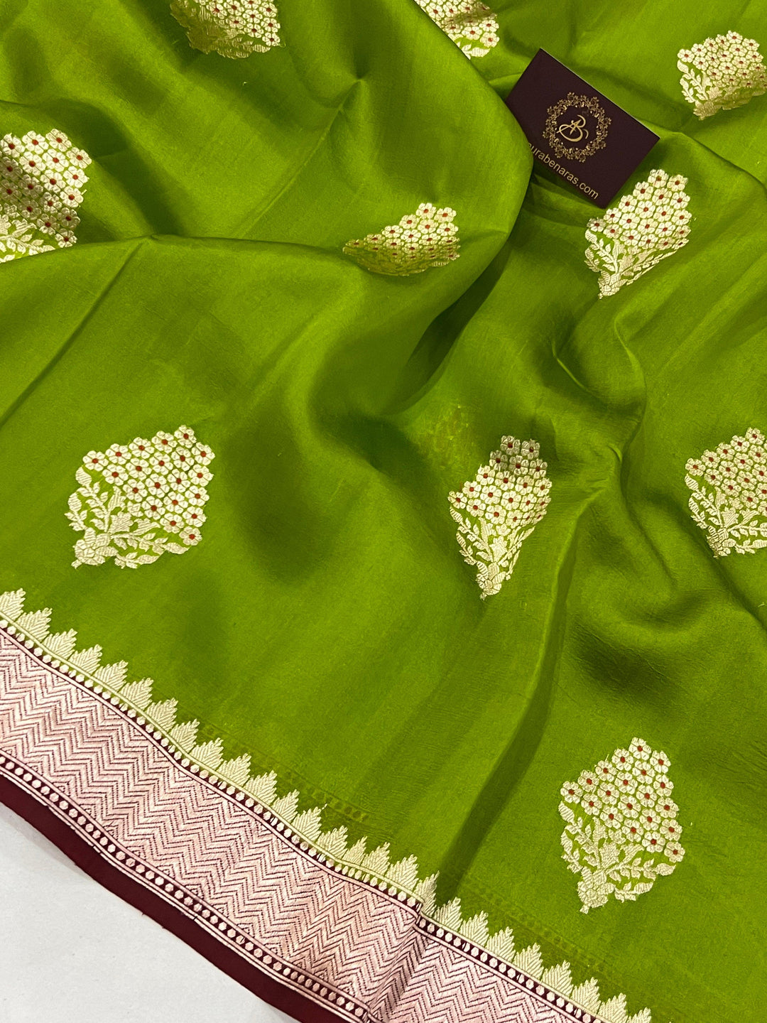 Mehendi Green Pure Banarasi Handloom Silk Saree - Aura Benaras