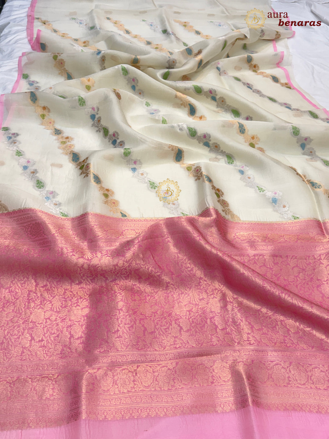 Off White Rangkaat Banarasi Handloom Kora Silk Saree 