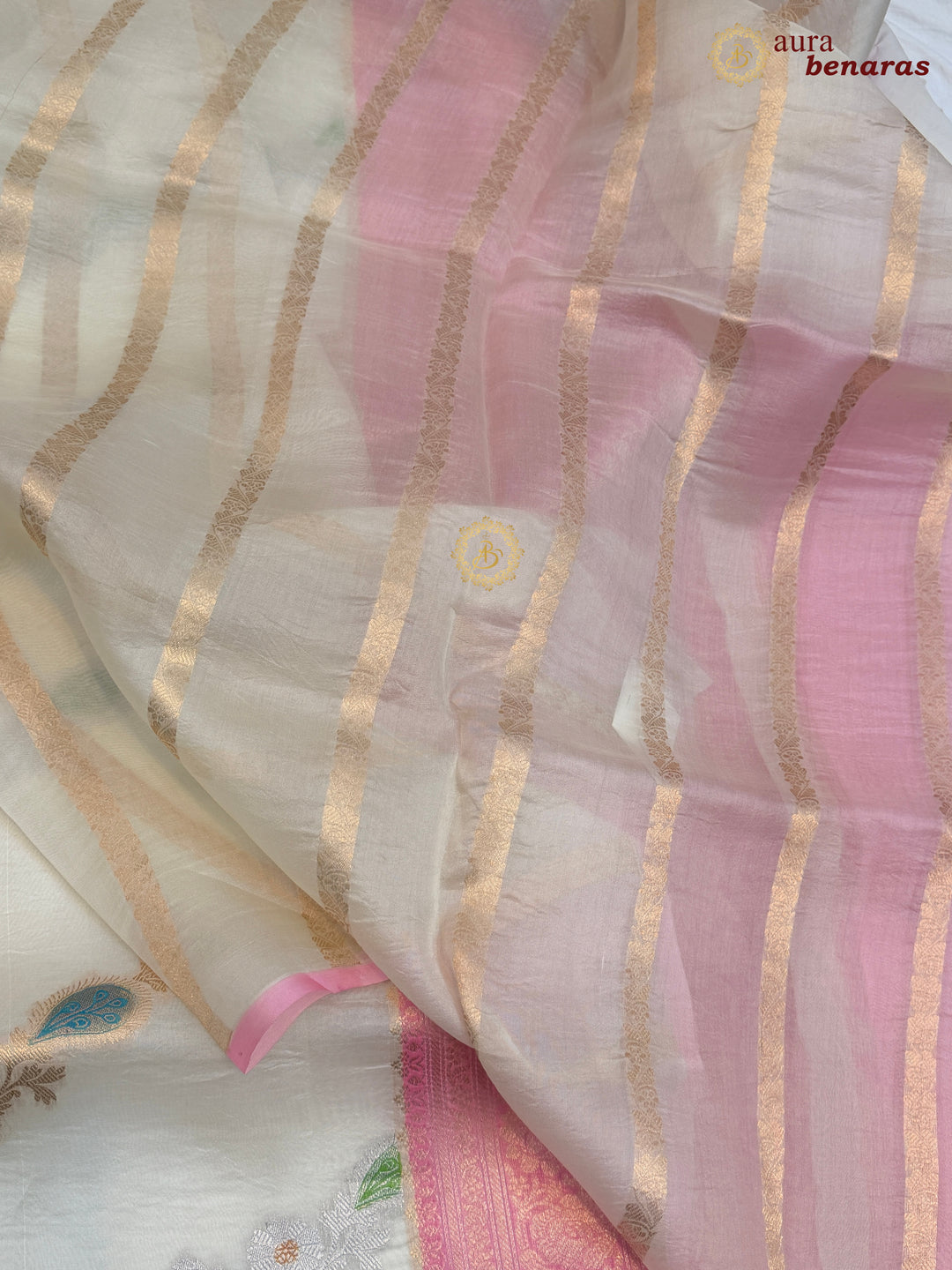 Off White Rangkaat Banarasi Handloom Kora Silk Saree 