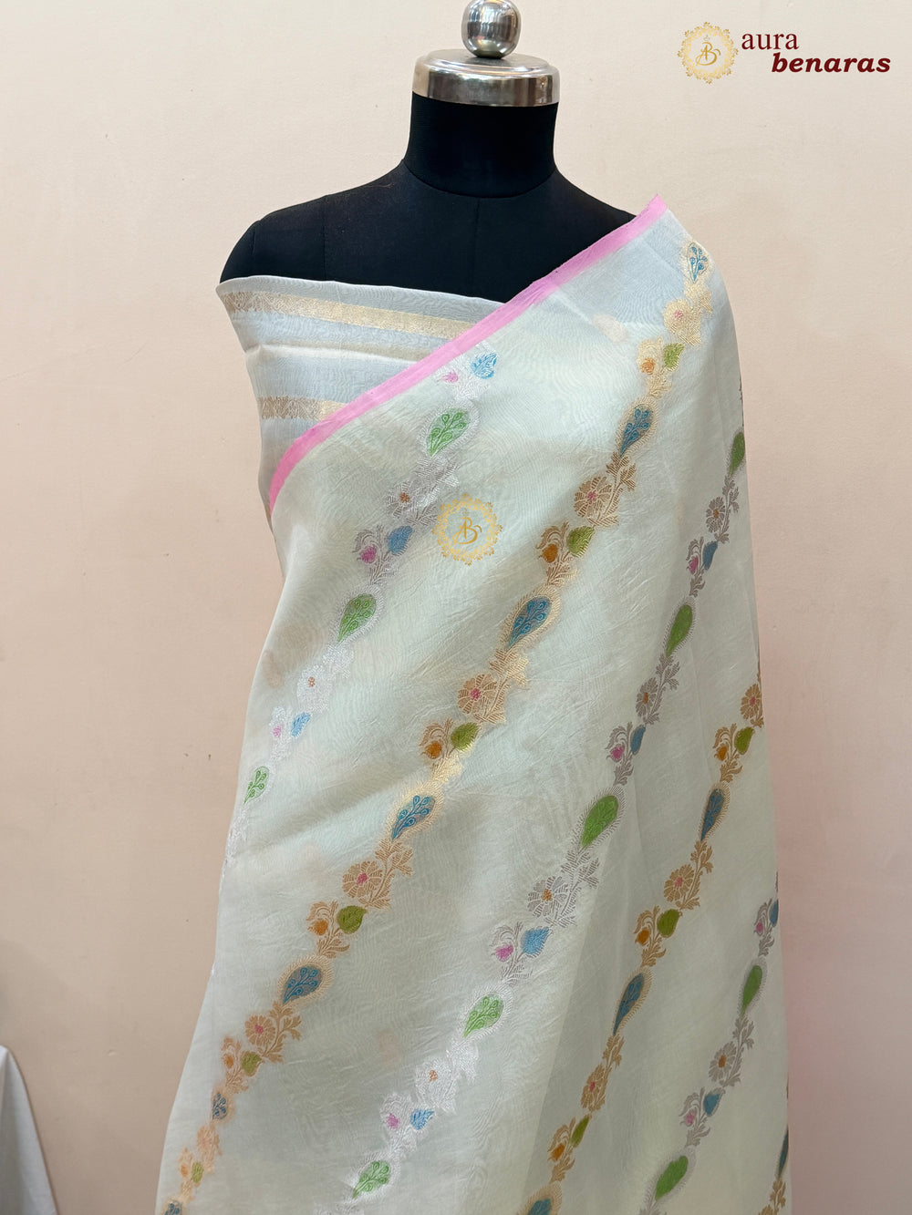 Off White Rangkaat Banarasi Handloom Kora Silk Saree 