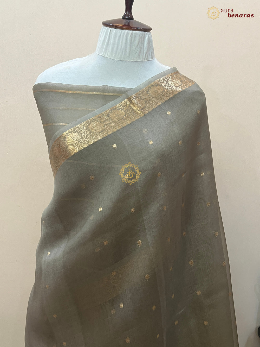 Grey Kora Silk Handloom Banarasi Saree Kadhwa Butis 