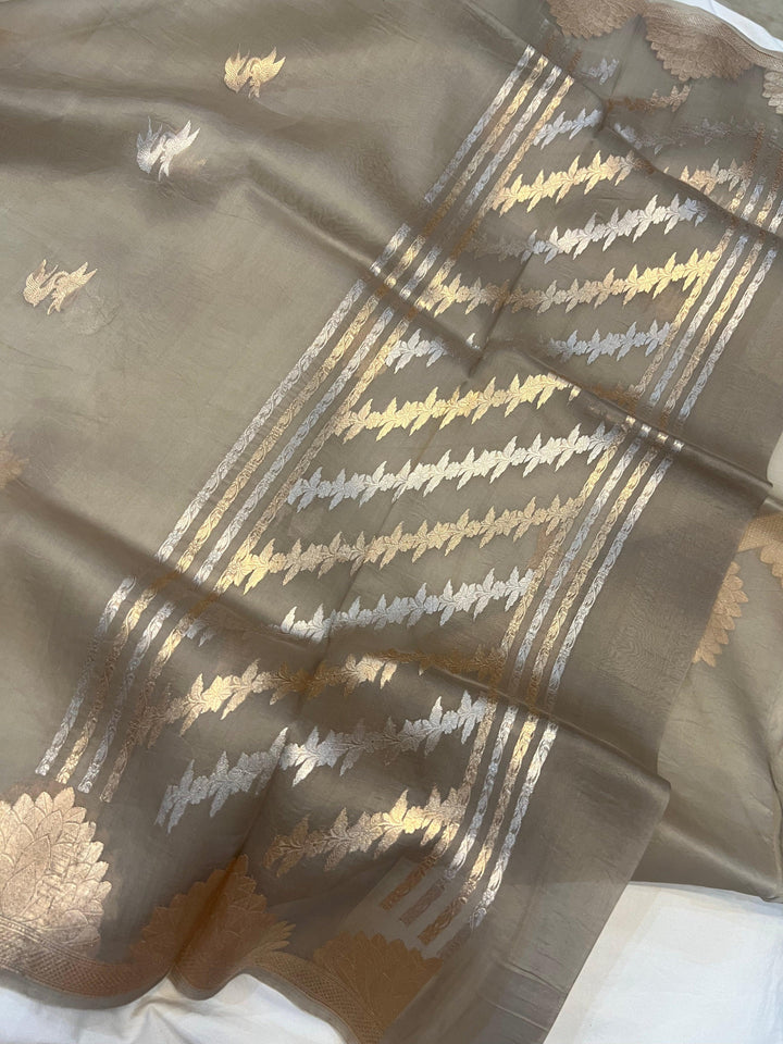 Grey Banarasi Handloom Kora Silk Saree - Aura Benaras