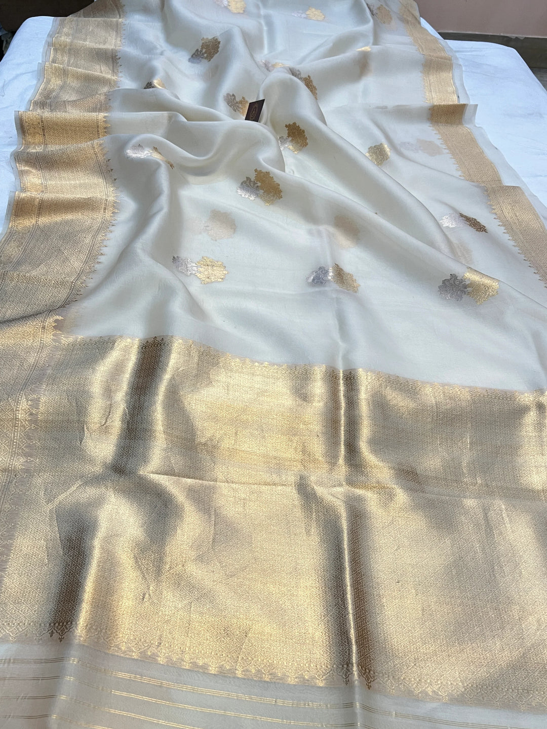 Off White Pure Kora Silk Handloom Banarasi Saree
