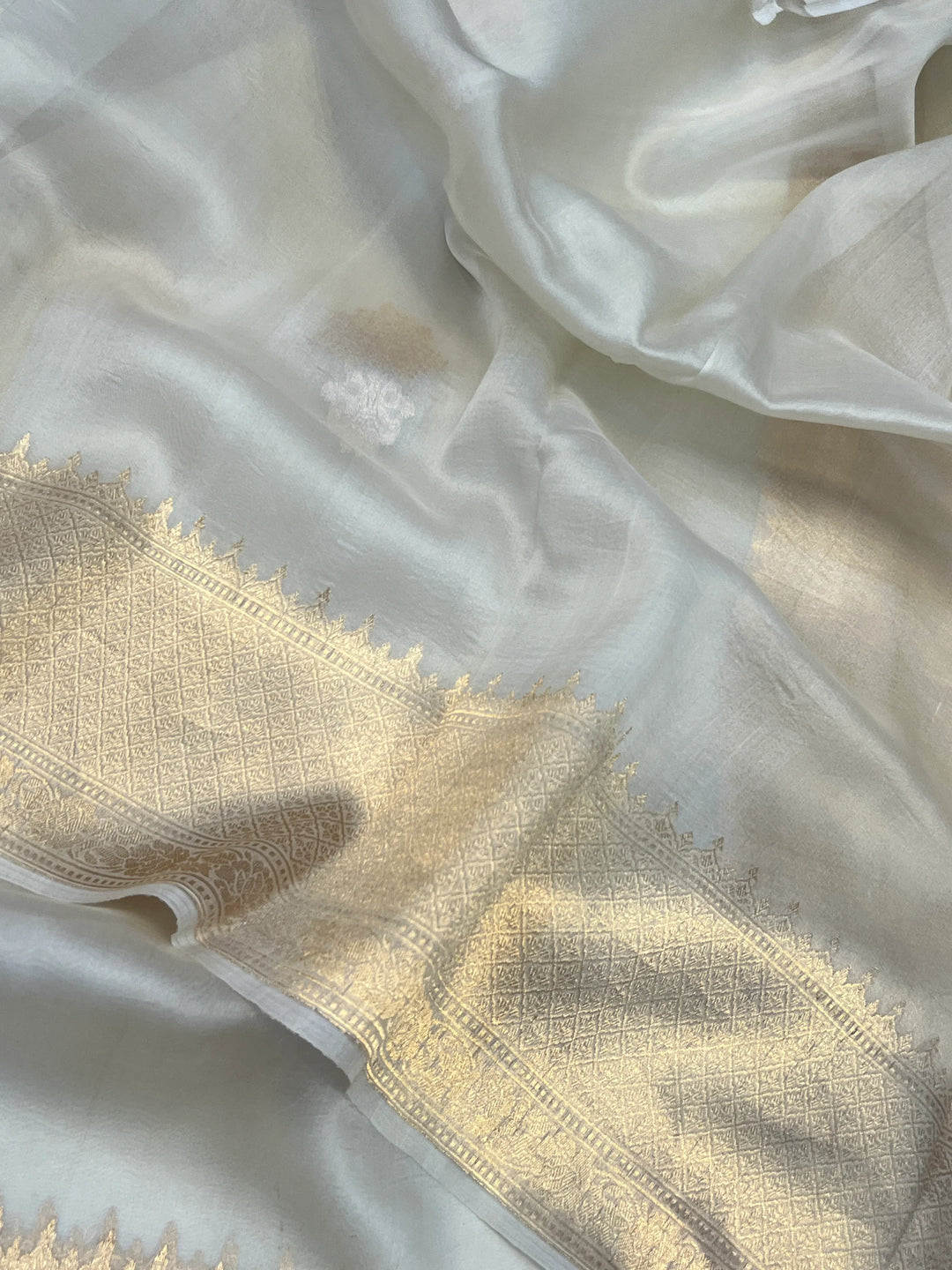 Off White Pure Kora Silk Handloom Banarasi Saree