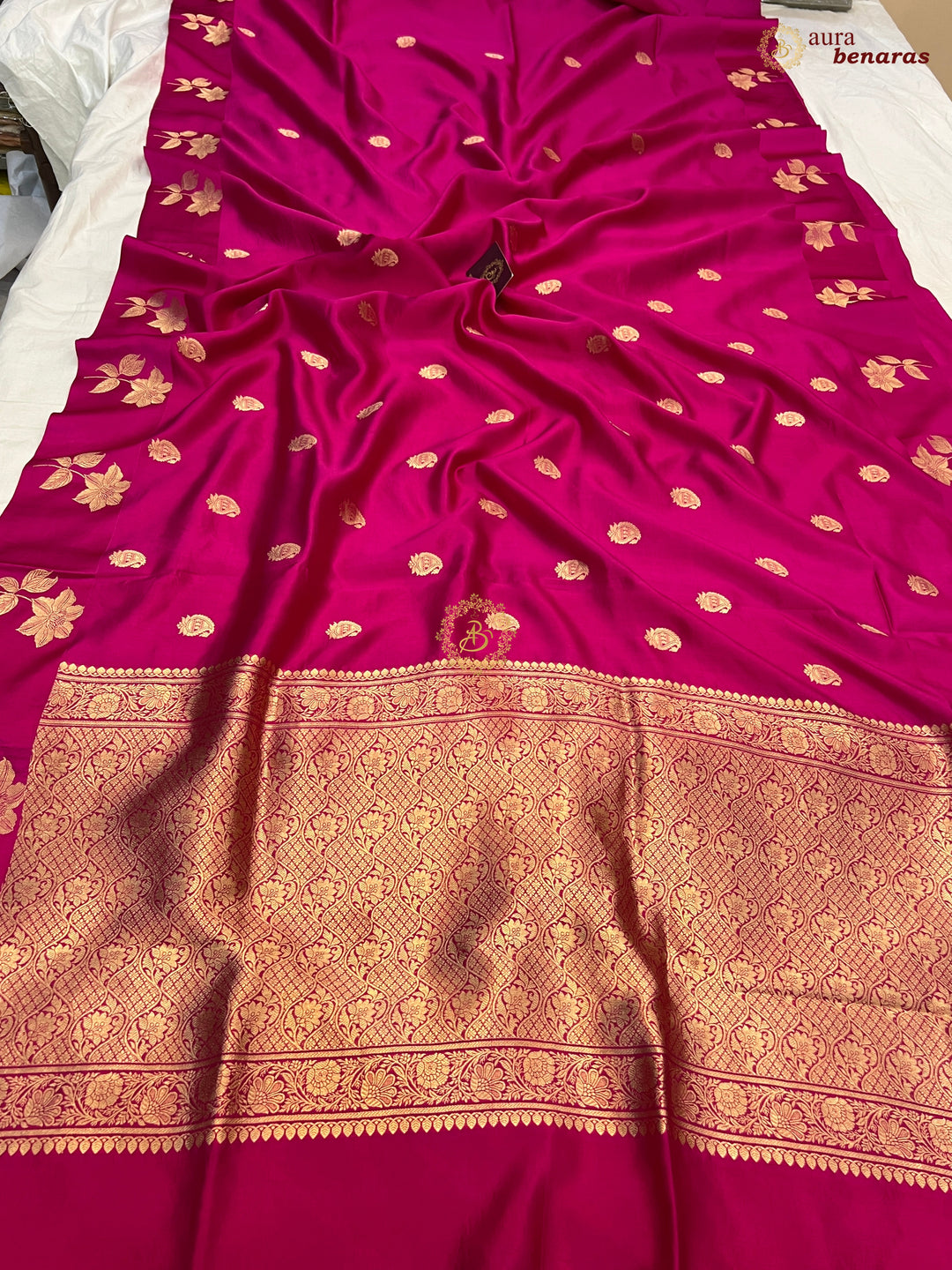 Rani Pink Pure Silk Banarasi Saree – Kadhwa Motifs & Mashru Border