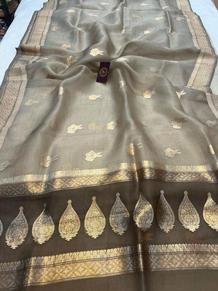 Pastel Grey Banarasi Handloom Kora Silk Saree - Aura Benaras