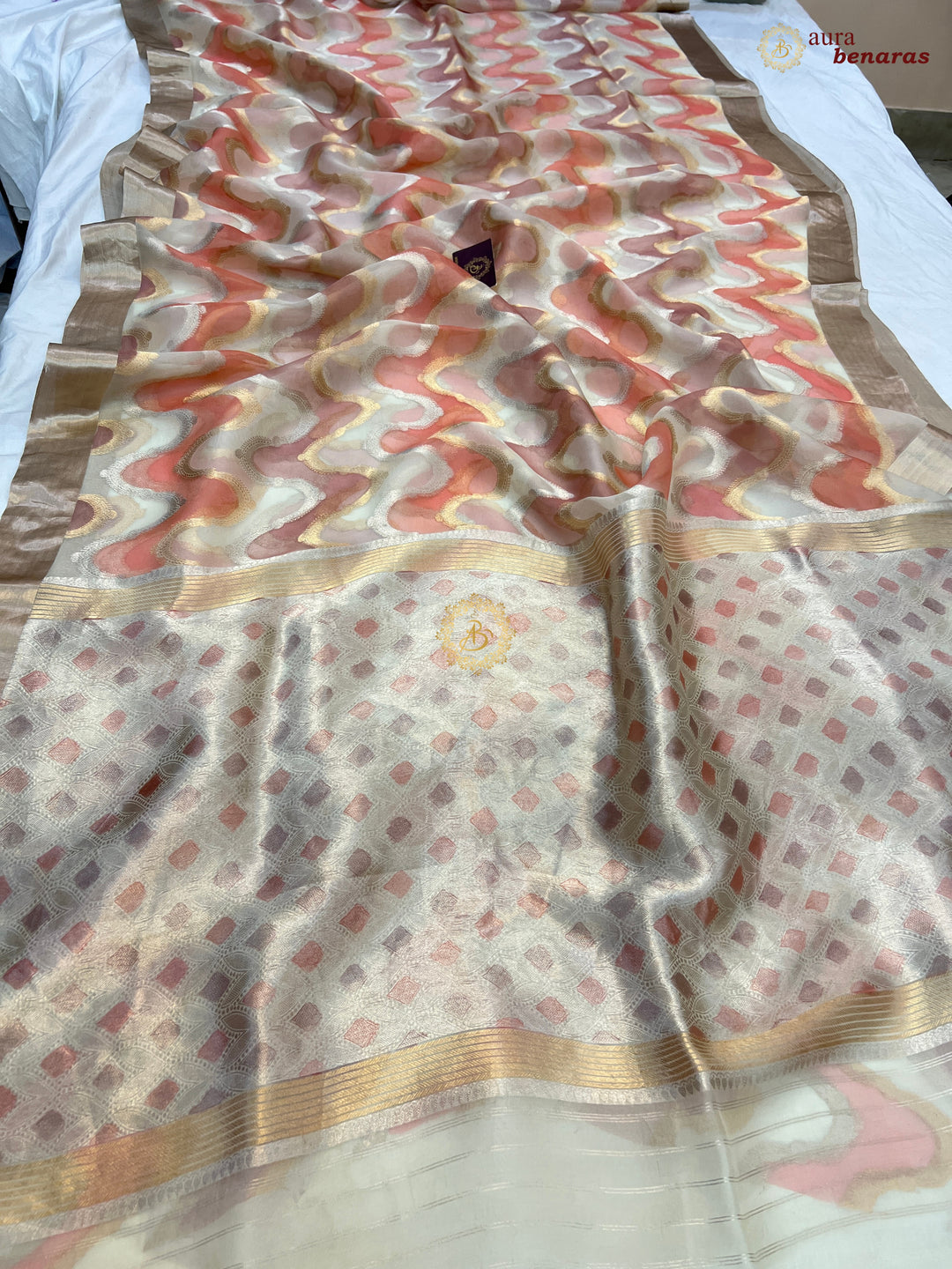 White Rangkaat Pure Tissue Silk Banarasi Saree with Kadhwa Weave