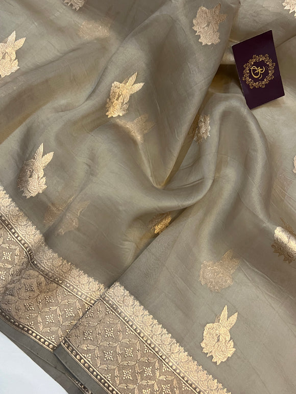 Pastel Grey Banarasi Handloom Kora Silk Saree - Aura Benaras