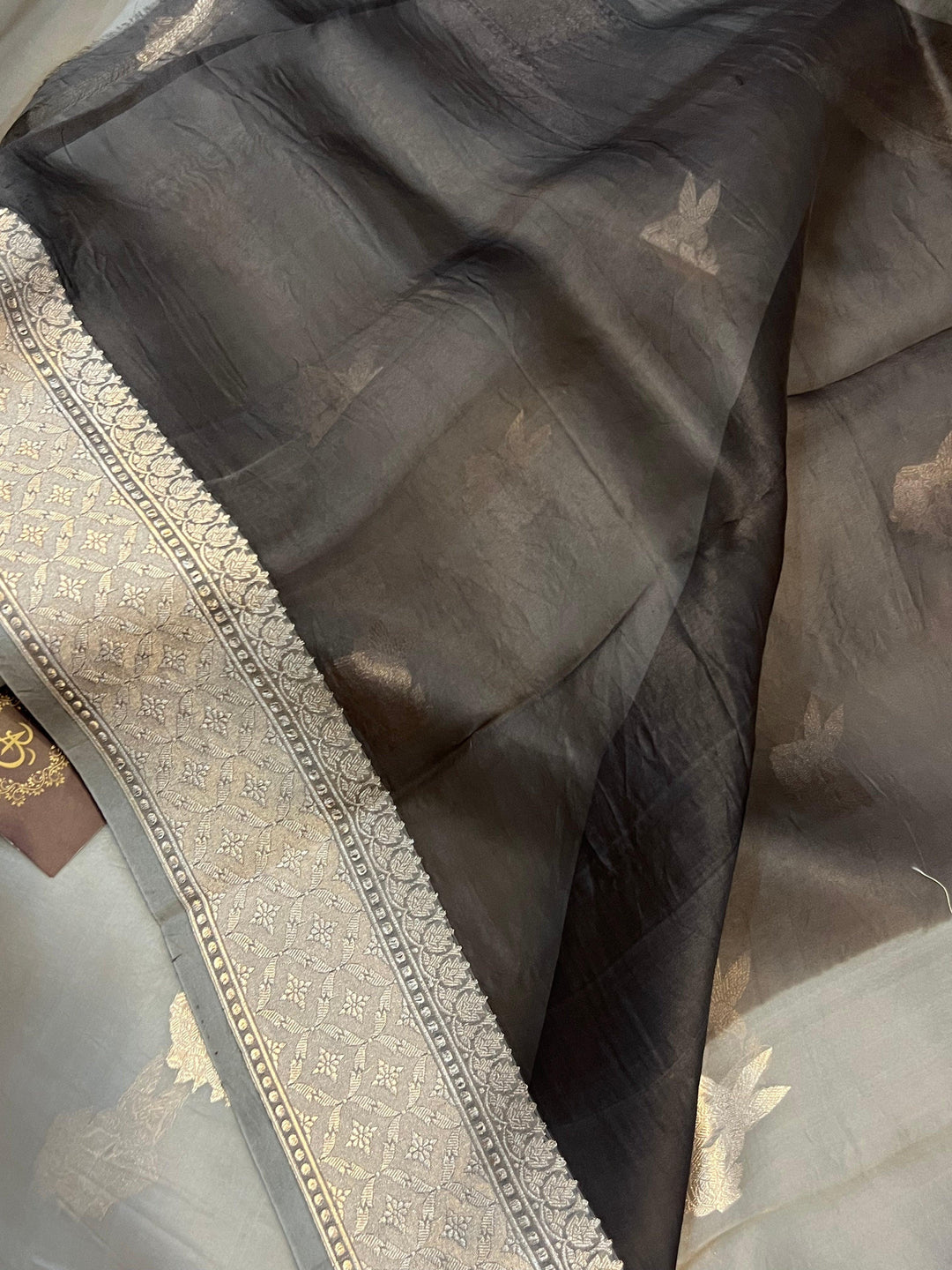 Pastel Grey Banarasi Handloom Kora Silk Saree - Aura Benaras