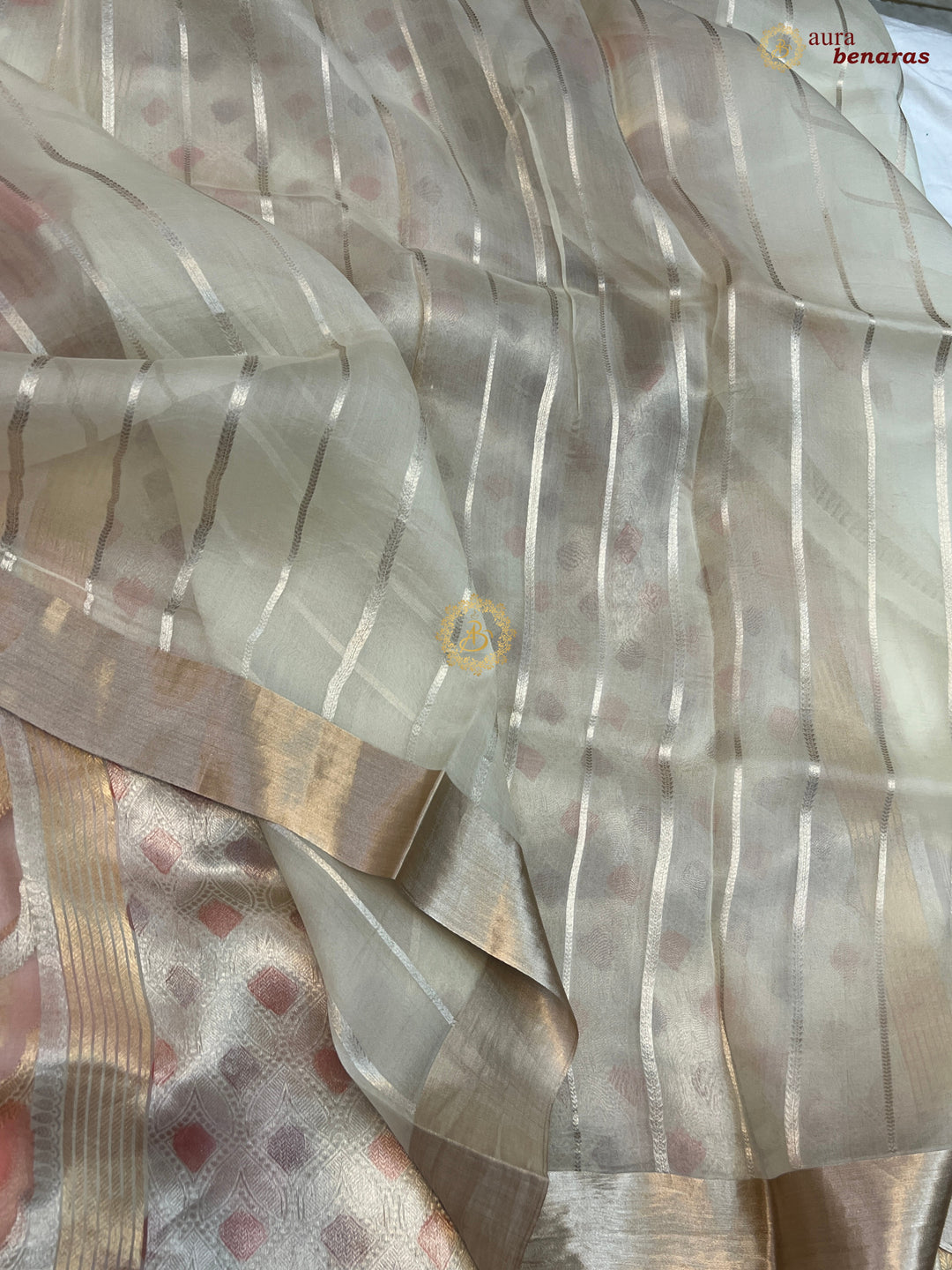 White Rangkaat Pure Tissue Silk Banarasi Saree with Kadhwa Weave