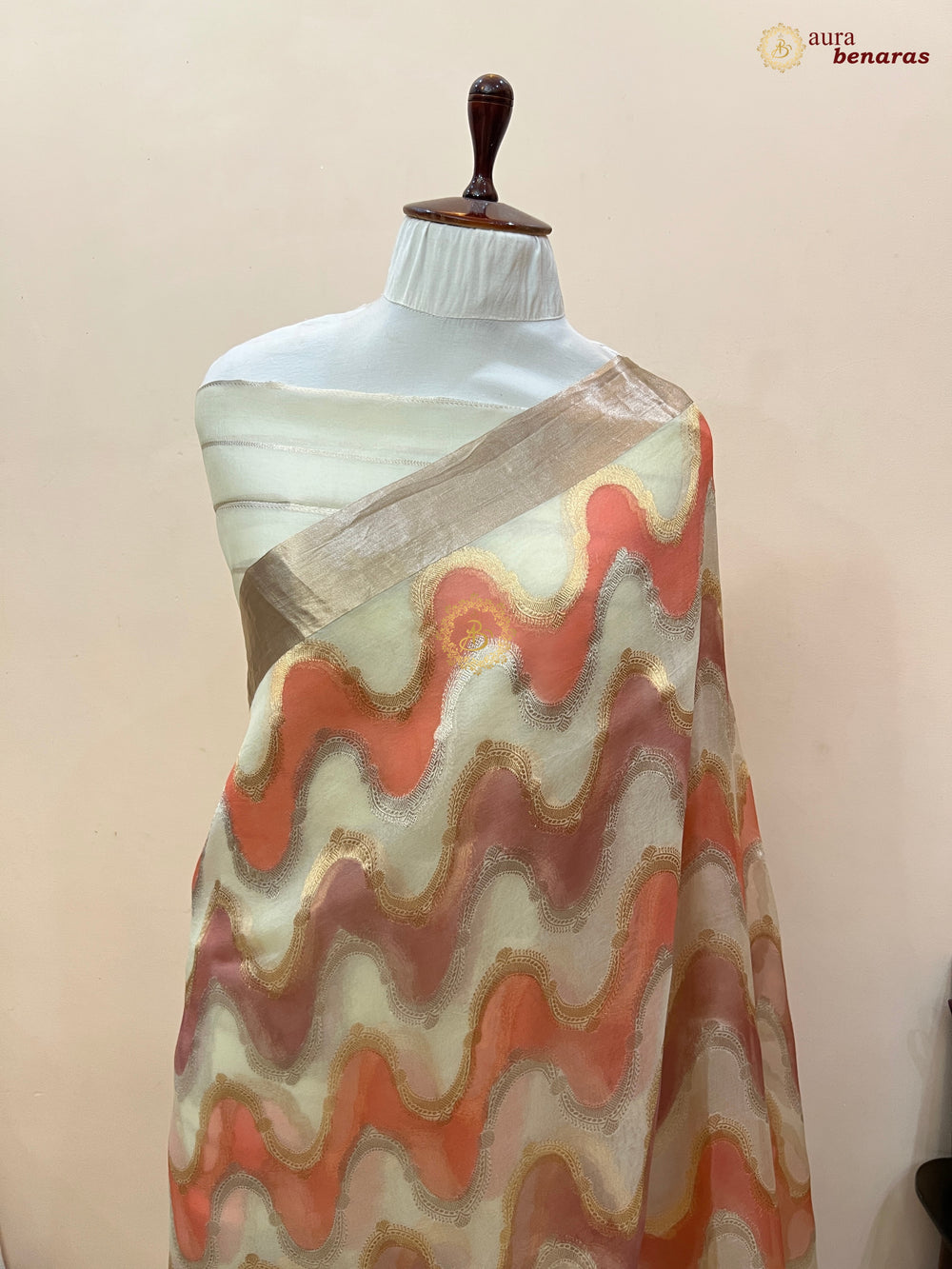 White Rangkaat Pure Tissue Silk Banarasi Saree with Kadhwa Weave