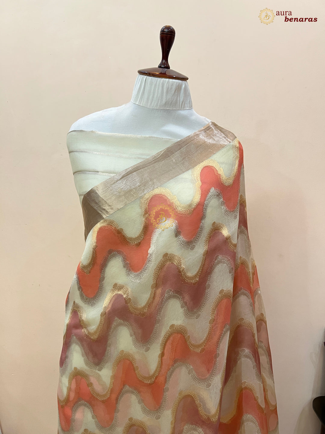 White Rangkaat Pure Tissue Silk Banarasi Saree with Kadhwa Weave