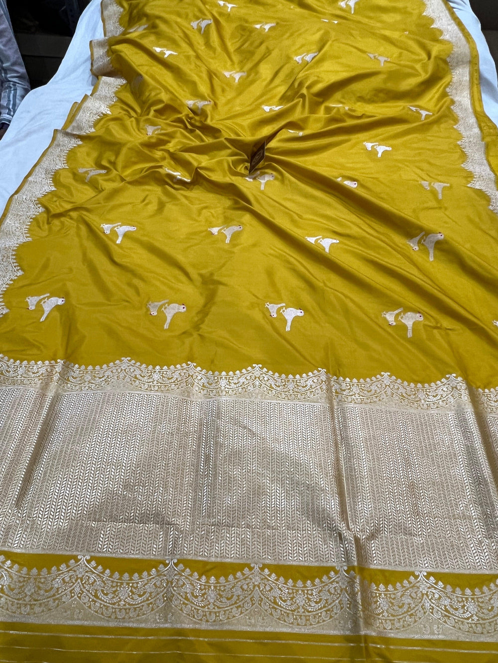 Mustard Yellow Banarasi Handloom Katan Silk Saree - Aura Benaras