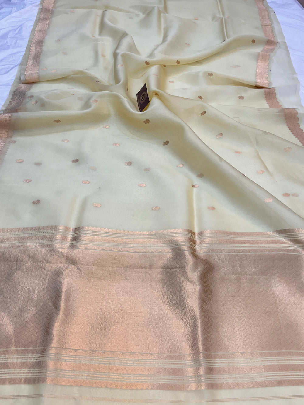 Off White Pure Kora Silk Handloom Banarasi Saree with Kadwa Buti & Border