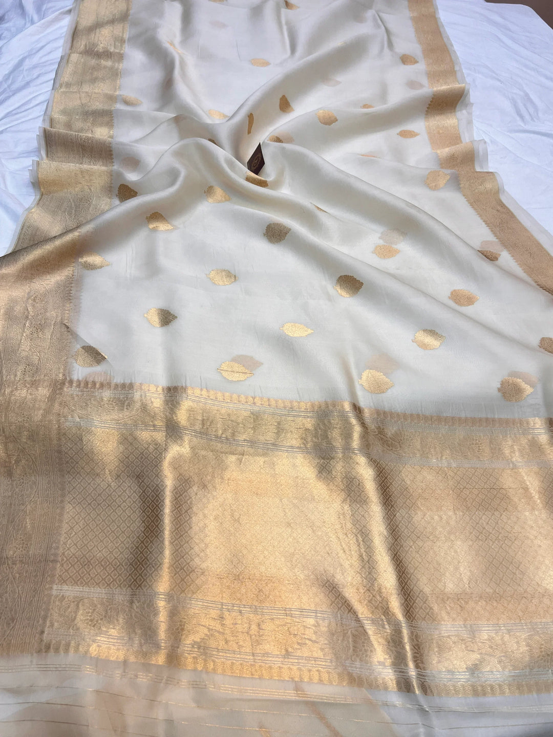 Cream Banarasi Handloom Kora Silk Saree