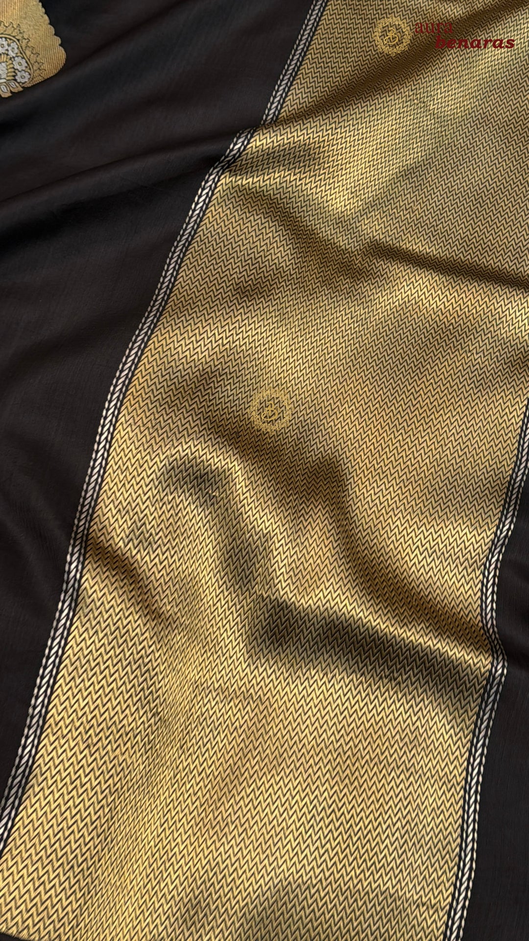 Black Pure Banarasi Handloom Silk Saree - Aura Benaras