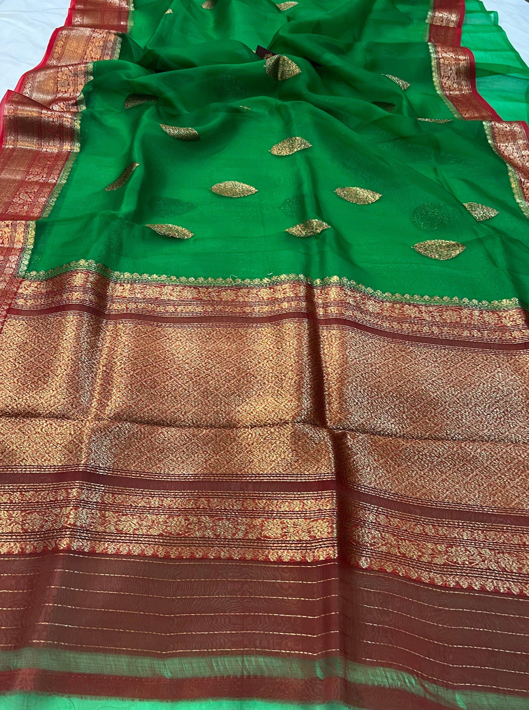 Green Banarasi Handloom Kora Silk Saree - Aura Benaras