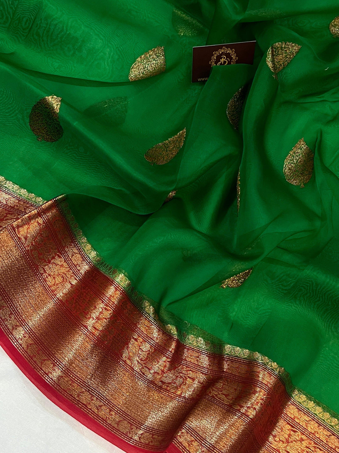 Green Banarasi Handloom Kora Silk Saree - Aura Benaras