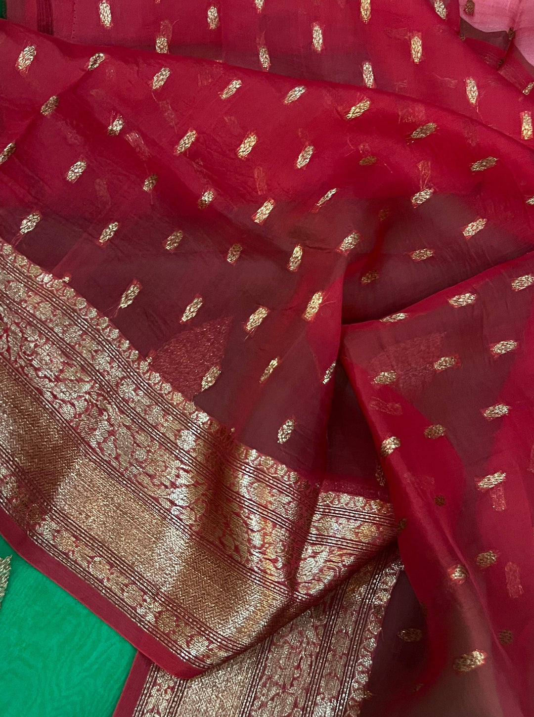 Green Banarasi Handloom Kora Silk Saree - Aura Benaras