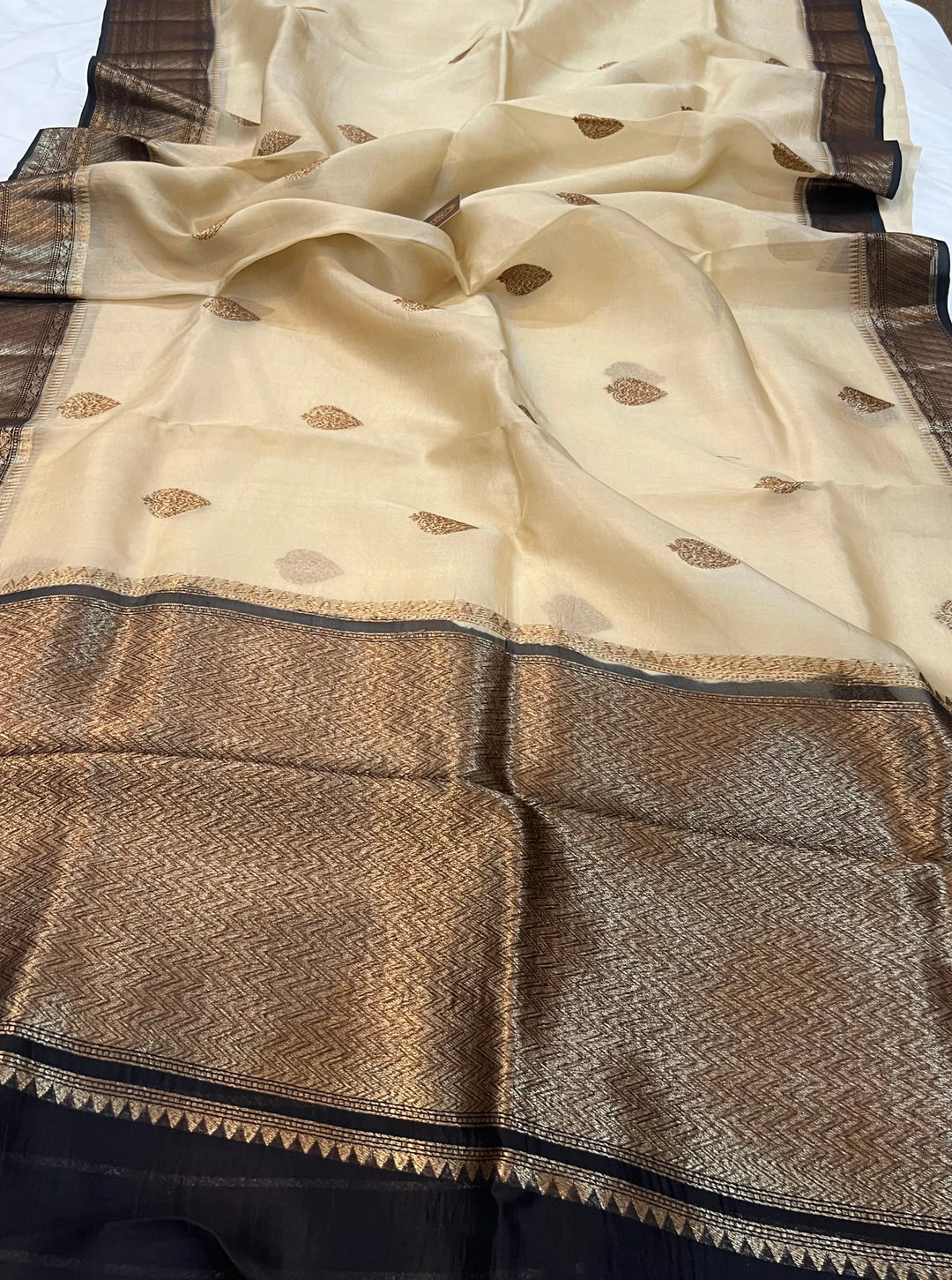 Beige Banarasi Handloom Kora Silk Saree - Aura Benaras