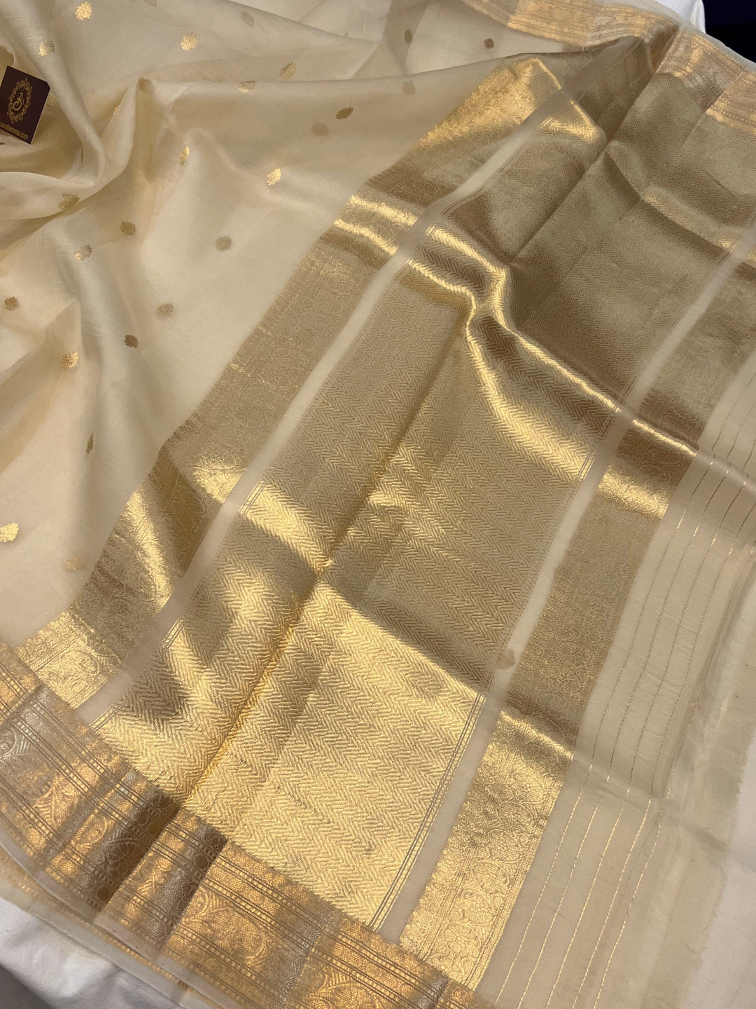 Cream Banarasi Handloom Kora Silk Saree - Aura Benaras