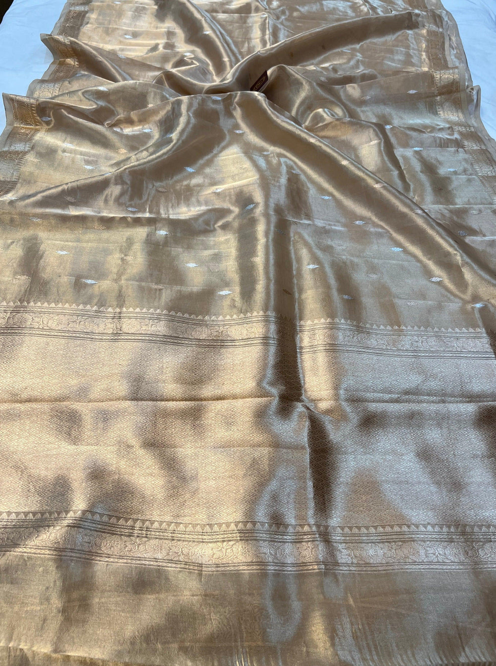 Golden Banarasi Handloom Organza Tissue Silk Saree - Aura Benaras