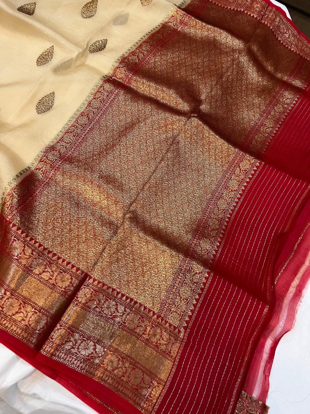 Beige Banarasi Handloom Kora Silk Saree - Aura Benaras