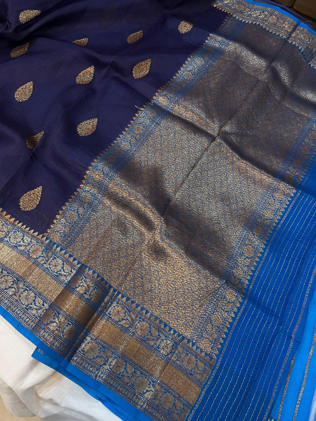 Navy Blue Banarasi Handloom Kora Silk Saree - Aura Benaras