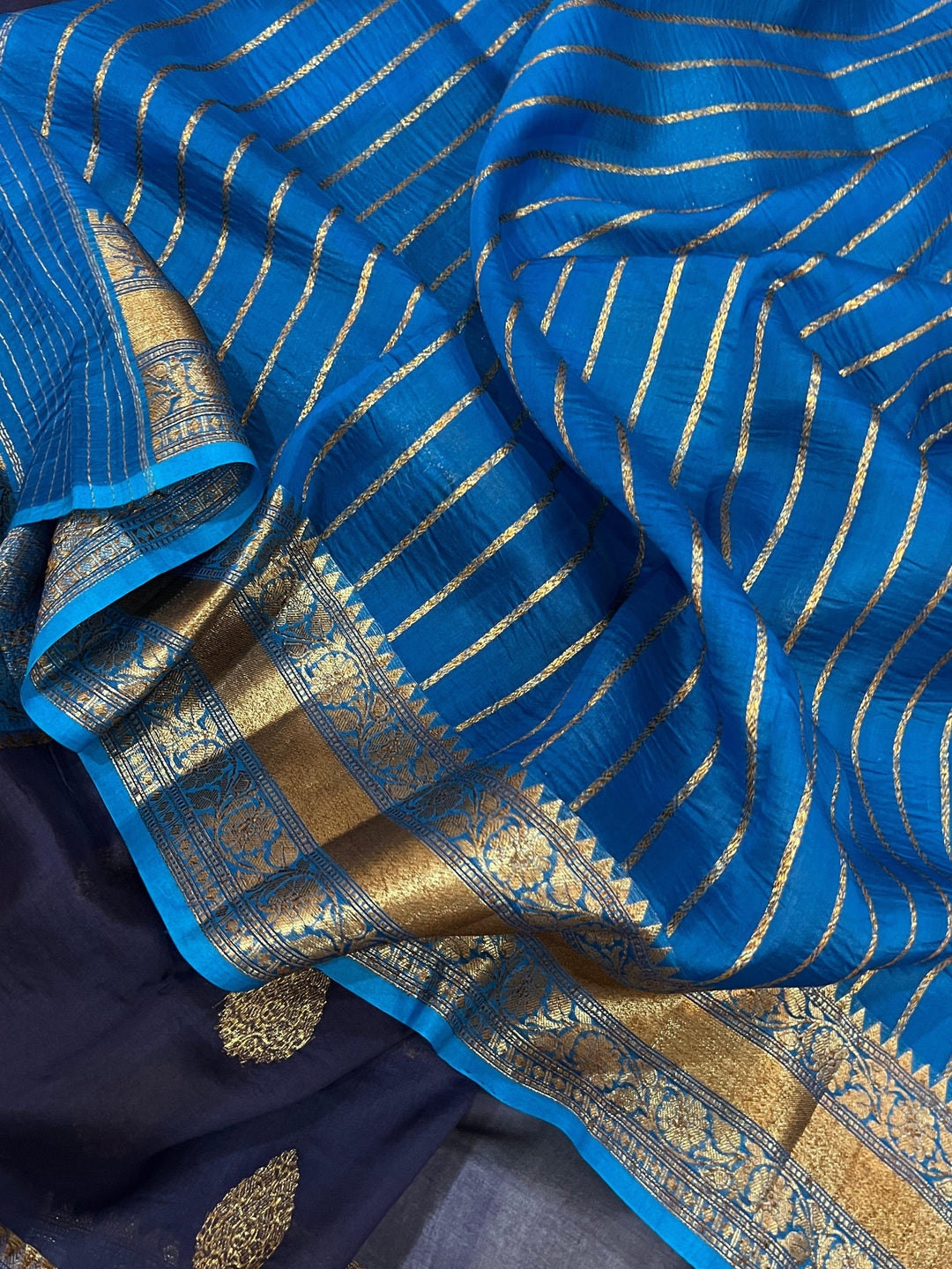Navy Blue Banarasi Handloom Kora Silk Saree - Aura Benaras