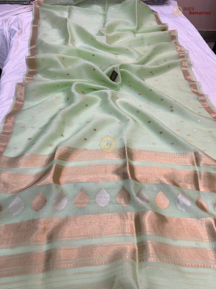 Pistal Green Kora Silk Handloom Banarasi Saree Kadhwa Butis 