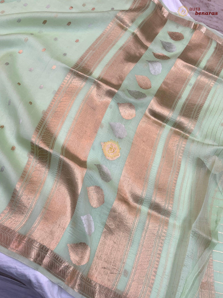 Pistal Green Kora Silk Handloom Banarasi Saree Kadhwa Butis 