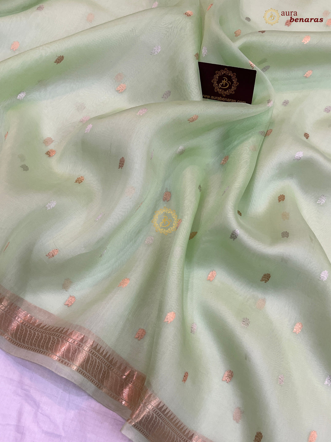 Pistal Green Kora Silk Handloom Banarasi Saree Kadhwa Butis 